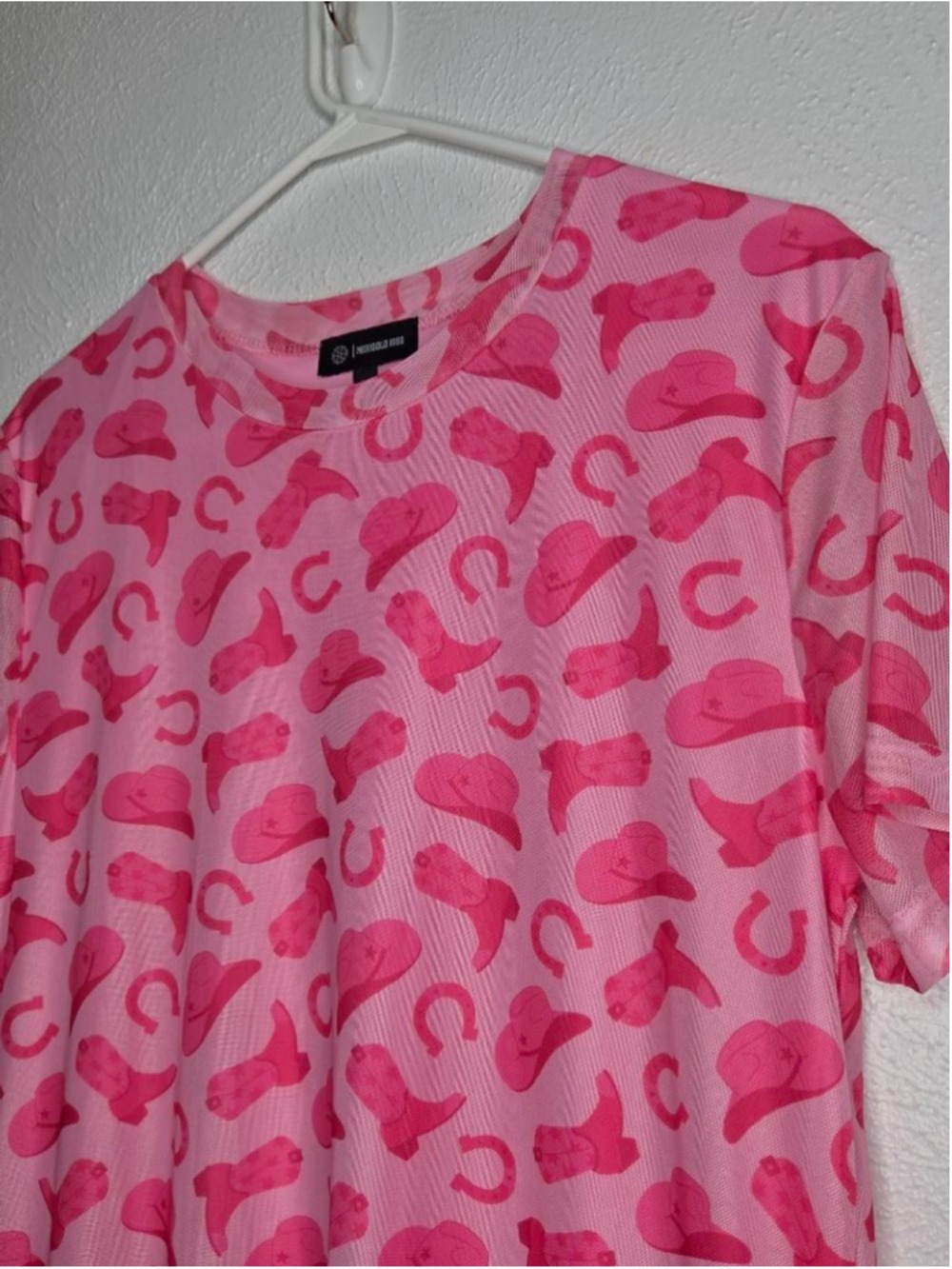 Western Print Pink Mesh Dress Women's Size Medium Cowgirl Boots Hat Horseshoe - Picture 3 of 10